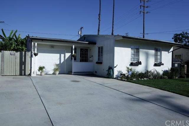 Front of 18926 Van Ness Ave Torrance  90504.