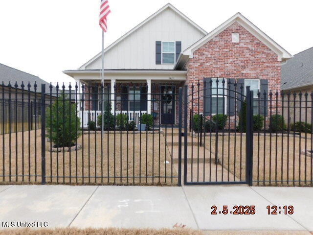 FRONT OF HOUSE