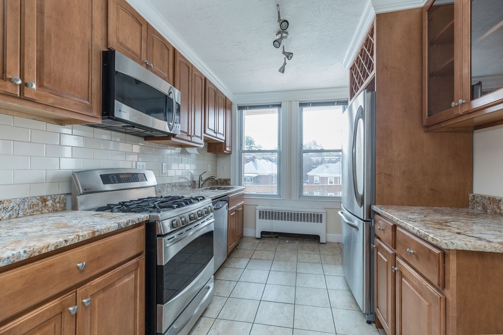 1722 Commonwealth Ave unit 7, Brighton, MA 02135 - photo 1