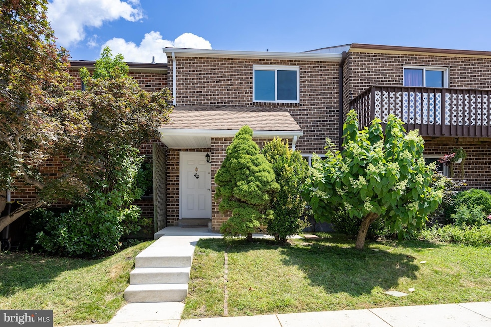 Pending $369,900 • Co-Listing Agent