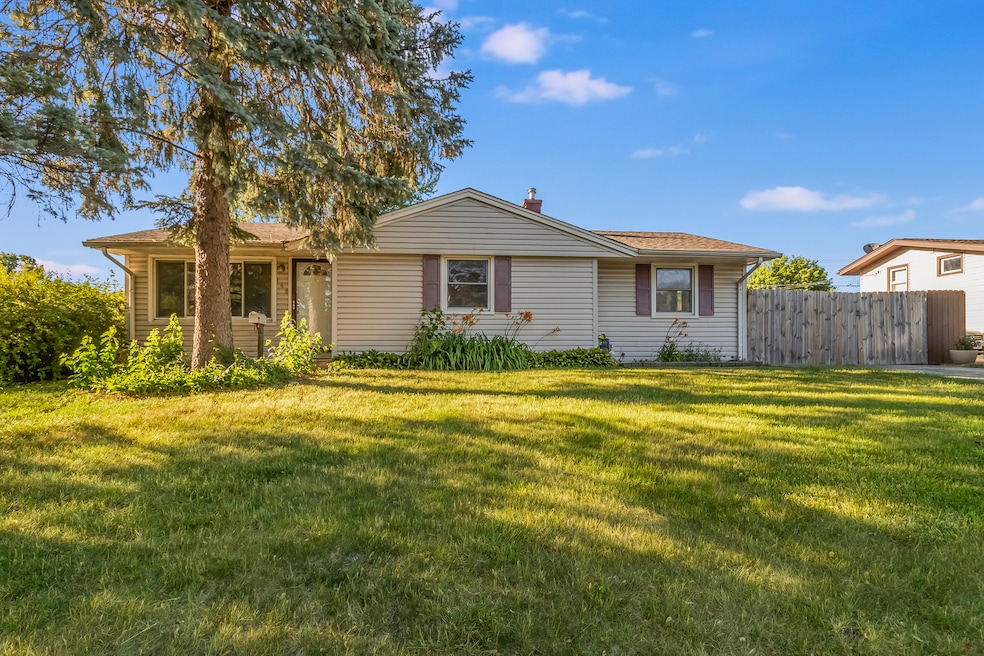 148 Mora Rd, Carpentersville, IL 60110 - photo 1