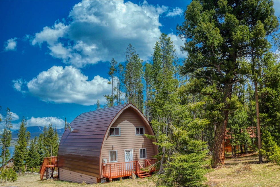 1 House with tree wide