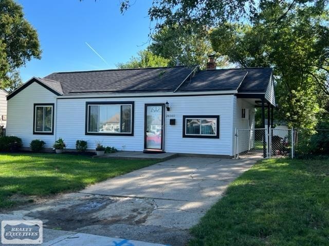 26860 Nagel St, Roseville, MI 48066 - photo 1