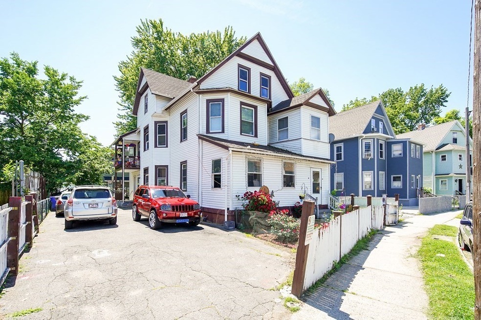 39-41 E Hooker St, Springfield, MA 01107 - photo 1