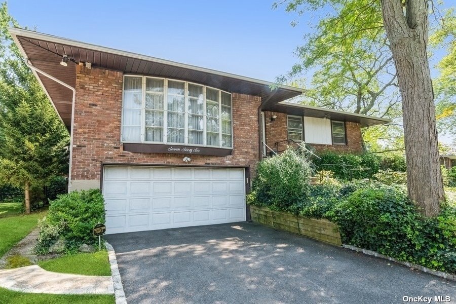 766 Bunker Rd, Valley Stream, NY 11581 - photo 1