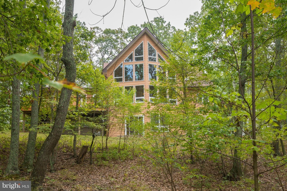 756 Wisteria Ln, Berkeley Springs, WV 25411 - photo 1