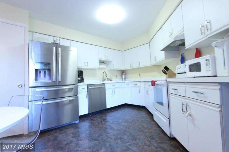 3041 Fallstaff Rd unit 201D, Baltimore, MD 21209 - photo 1