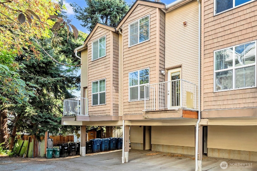 Pending $433,000 • Co-Listing Agent