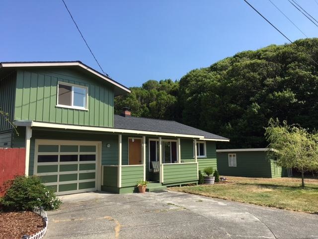 1194 Crestview