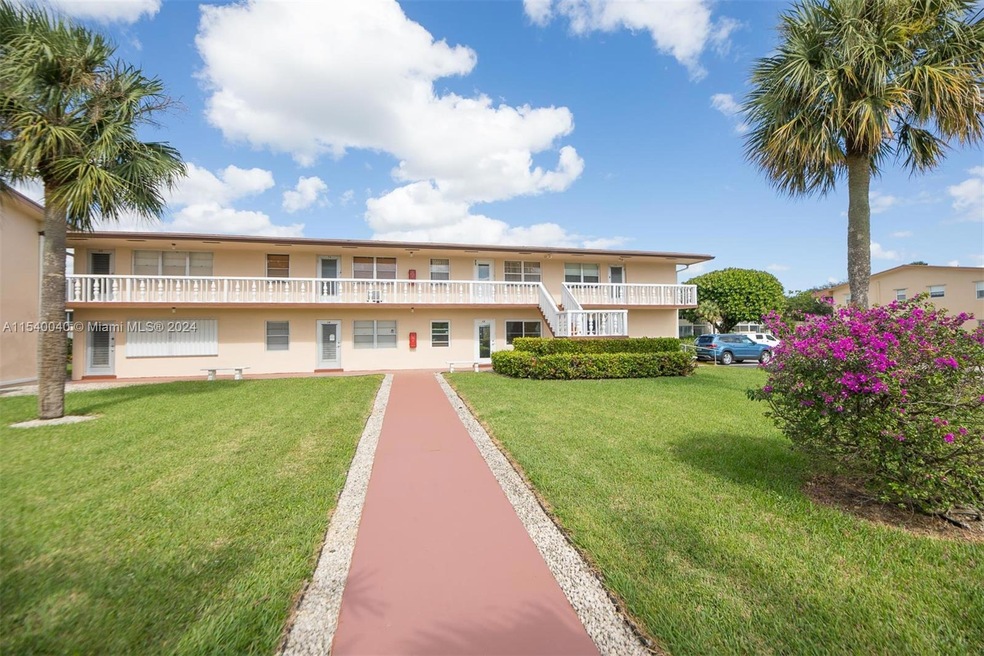 71 Coventry C unit 71C, West Palm Beach, FL 33417 - photo 1