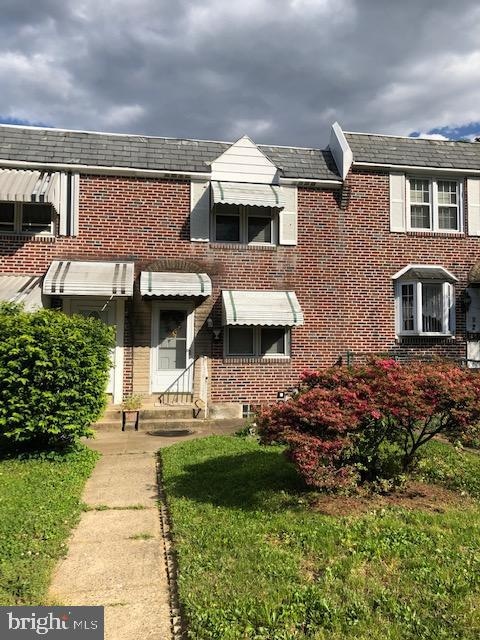 4 Clarendon Dr, Darby, PA 19023 - photo 1