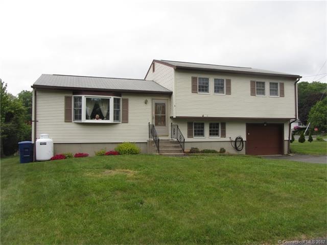 4 Dellwood Dr, Waterbury, CT 06708 - photo 1