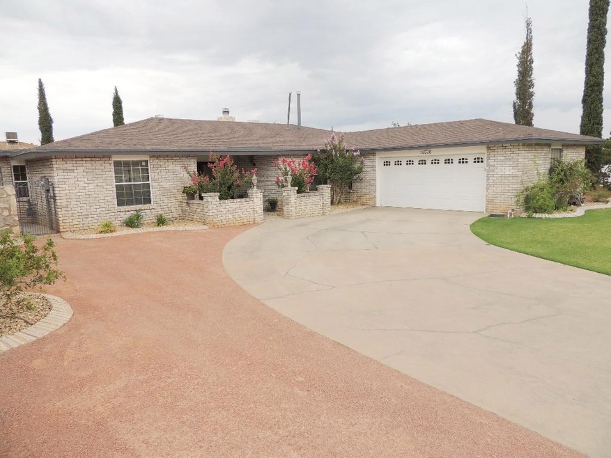 10816 Tom Kite Ct, El Paso, TX 79935 - photo 1