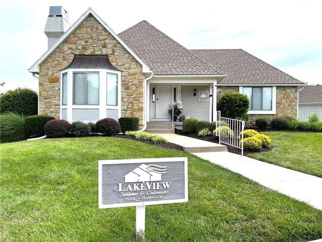 5870 Park St unit 1, Shawnee, KS 66216 - photo 1