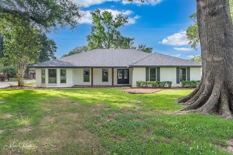 2004 Landau Ln, Bossier City, LA 71111 - photo 1