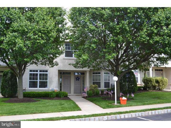 214 Dresher Woods Dr, Dresher, PA 19025 - photo 1