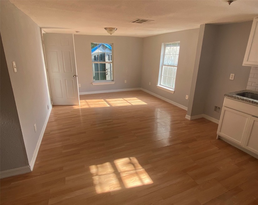 8507 Lockwood Dr unit A, Houston, TX 77016 - photo 1