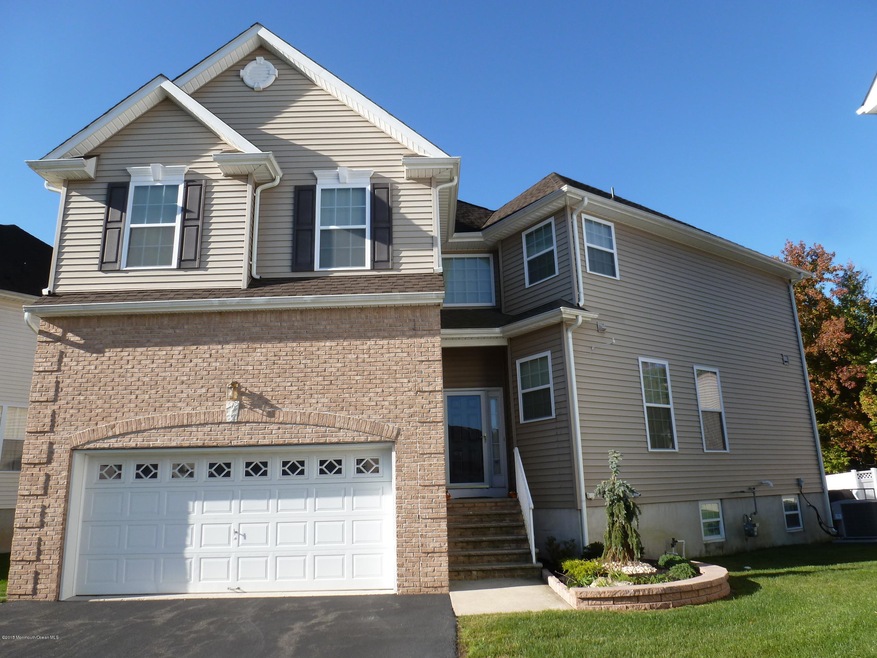 211 Morning Glory Dr, Monroe Township, NJ 08831 - photo 1