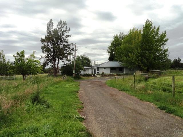 2334 NE Wilcox Ave, Terrebonne, OR 97760 - photo 1