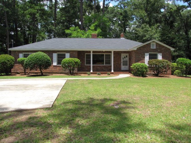 1411 Pinecrest Dr, Albany, GA 31707 - photo 1