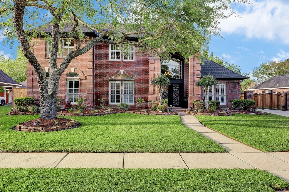 1605 Orlando St, Friendswood, TX 77546 - photo 1