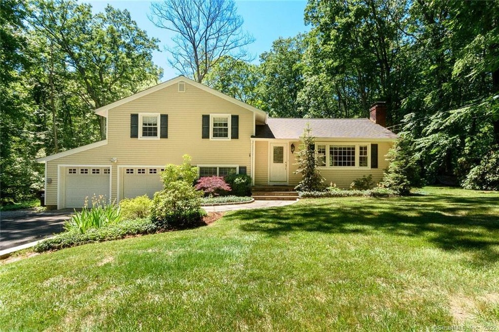 10 Dewal Dr, Norwalk, CT 06851 - photo 1