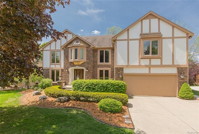 1365 Kingspath Dr, Rochester Hills, MI 48306 - photo 1