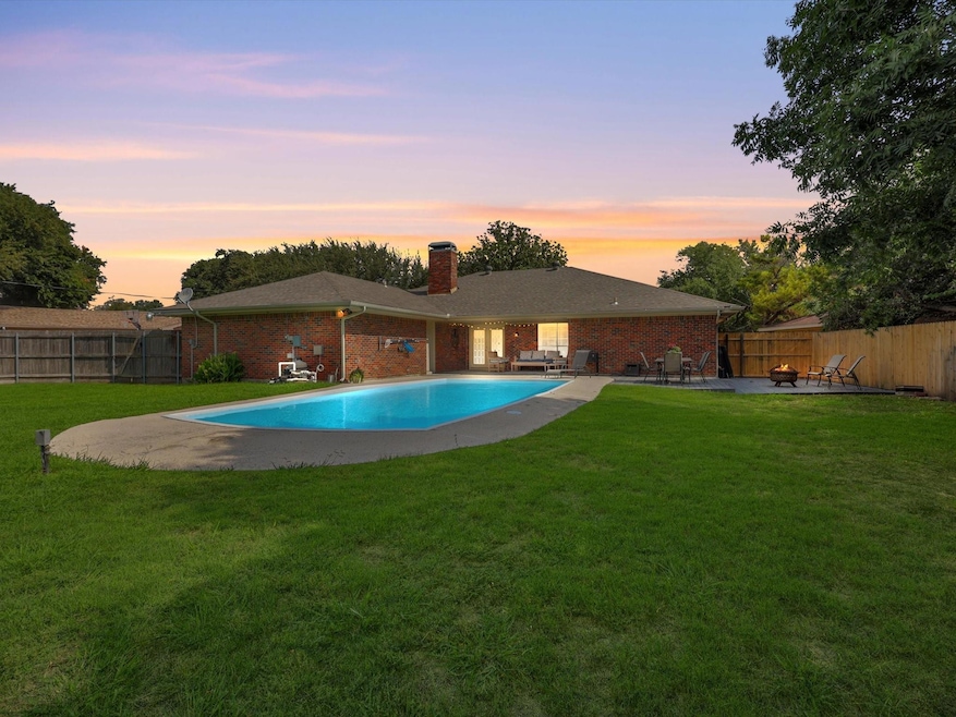 4421 Cartagena Dr, Fort Worth, TX 76133 - photo 1