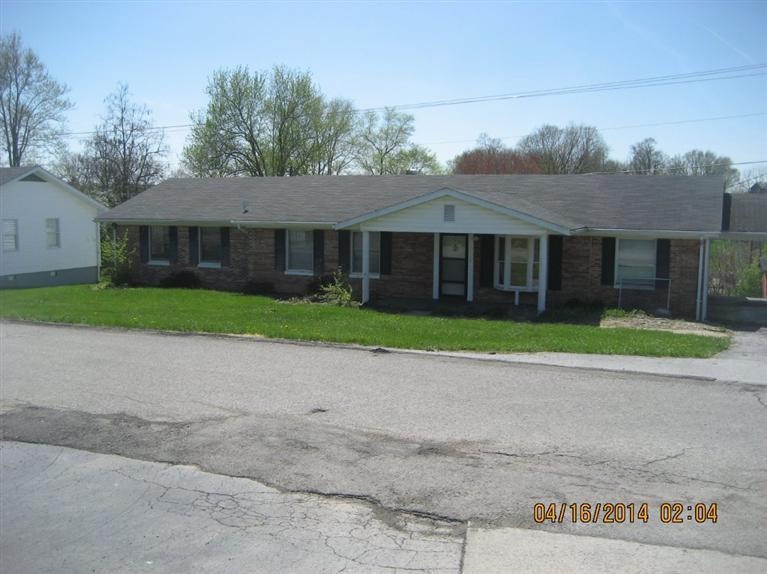 107 Russell St, Flemingsburg, KY 41041 - photo 1