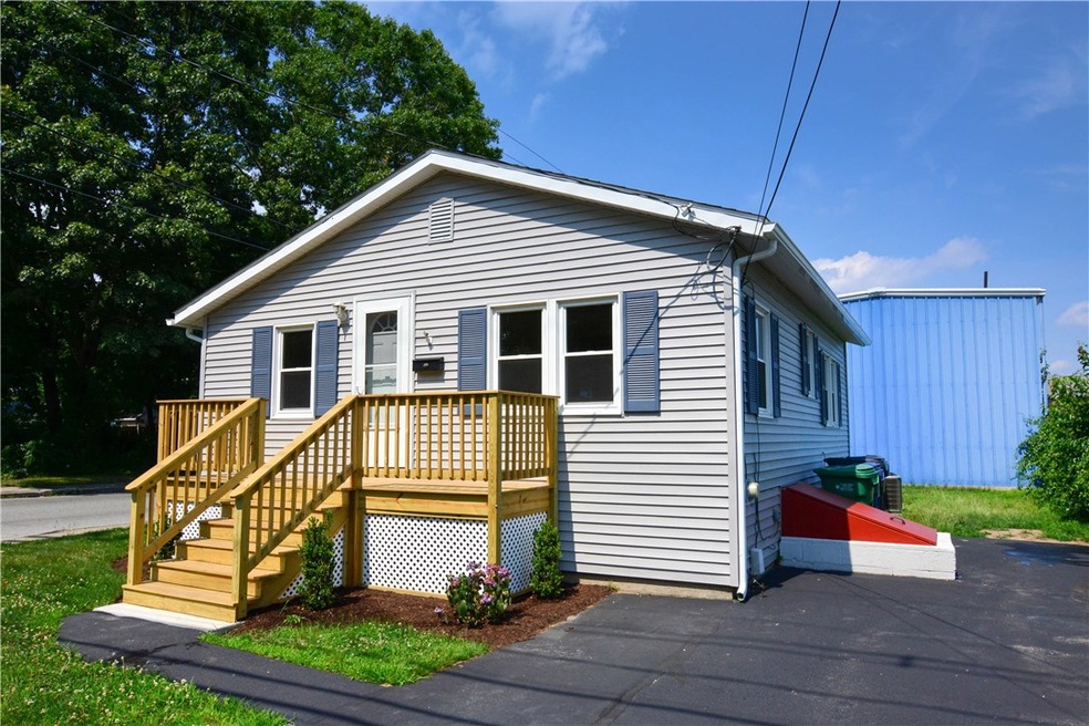 49 Strawberry Field Rd, Warwick, RI 02886 - photo 1