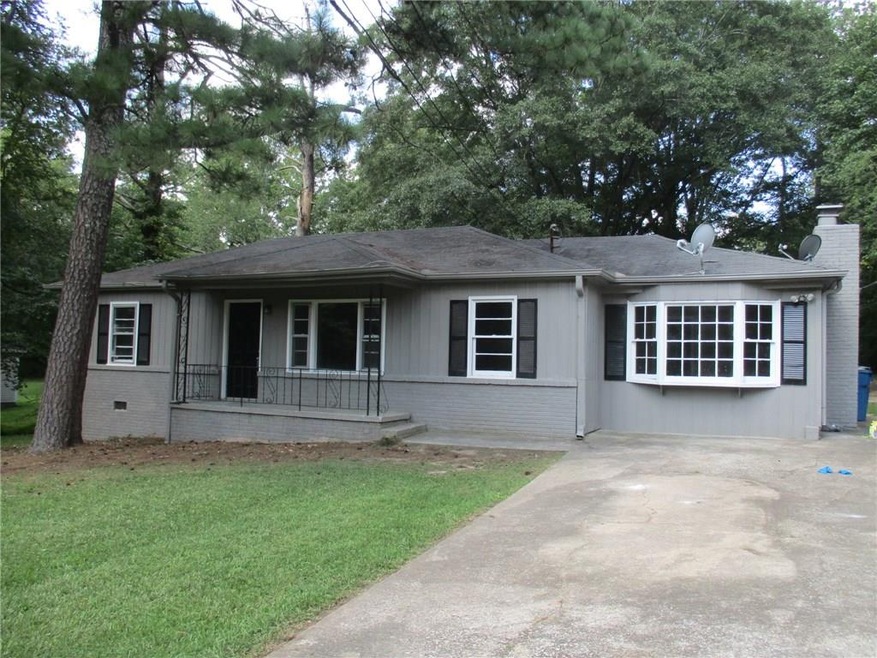 3 BD/2 BA Ranch located in a well established neig