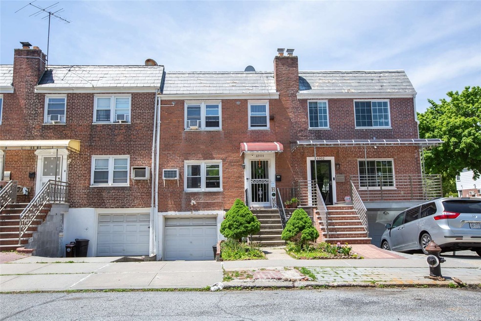 69-04 198th St, Fresh Meadows, NY 11365 - photo 1