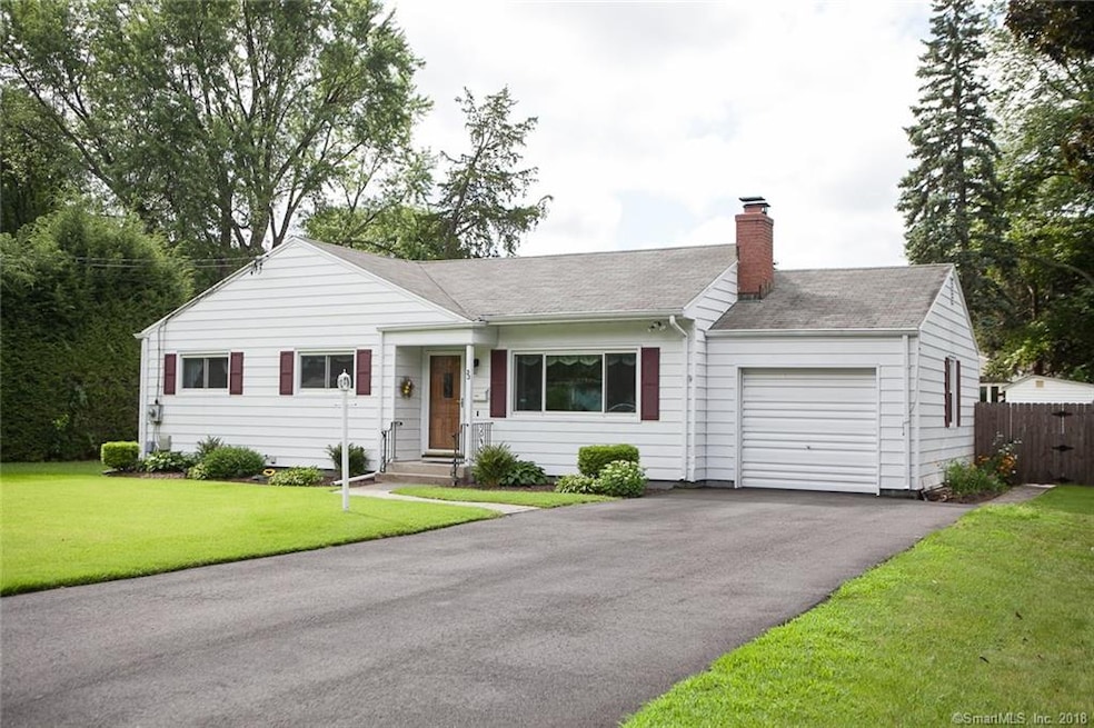 33 Deepwood Dr, Newington, CT 06111 - photo 1