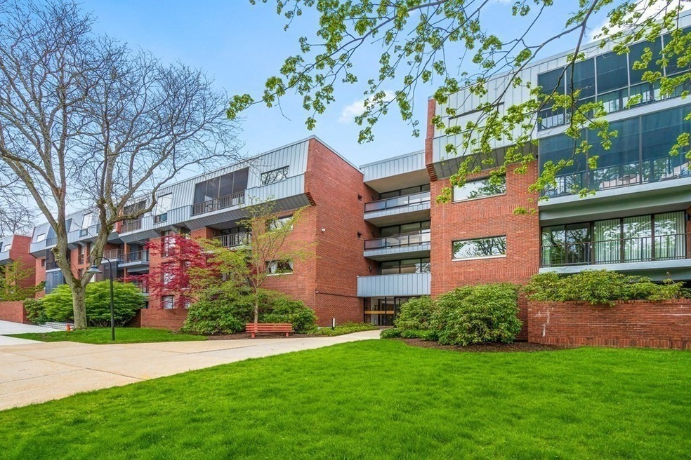 Wellesley Green Condominiums unit 422, Wellesley, MA 02482 - photo 1