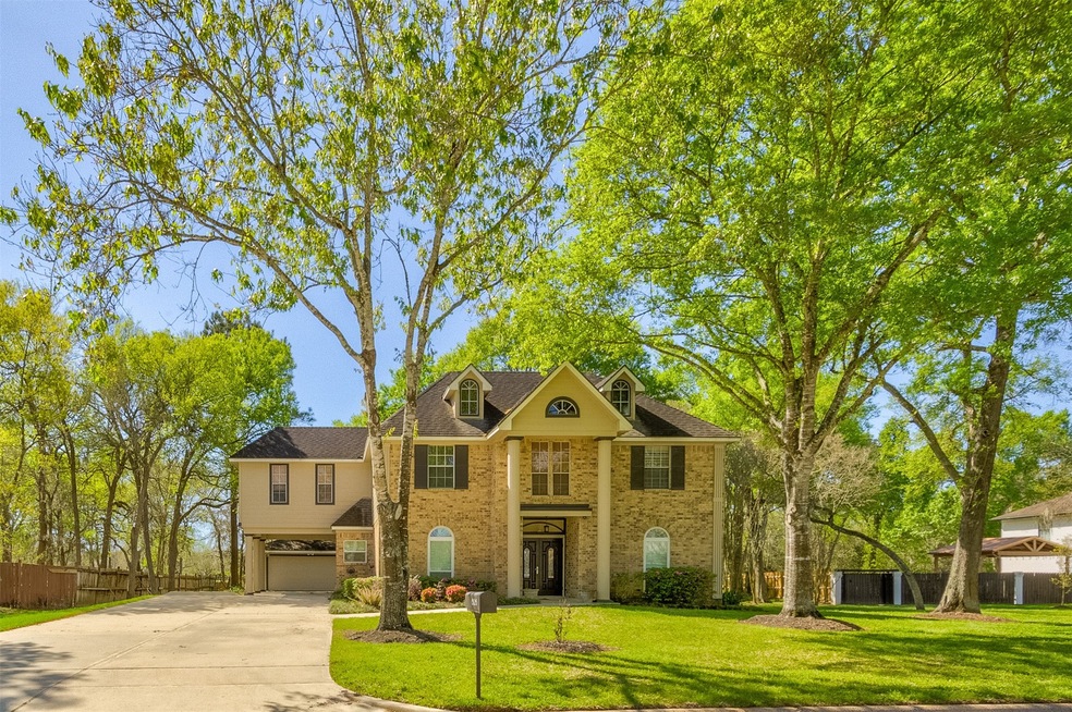 806 Balmoral Ct, Friendswood, TX 77546 - photo 1