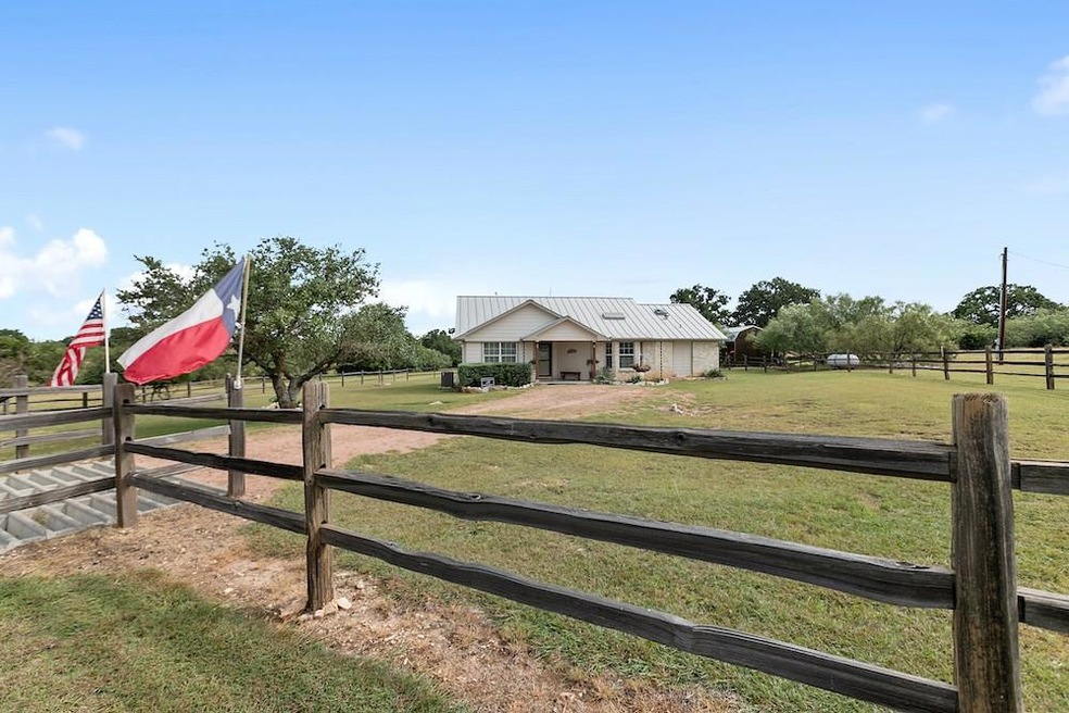 720 Funf Kinder Rd, Fredericksburg, TX 78624 - photo 1