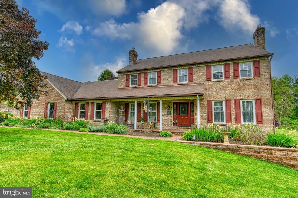 8 Glen Hollow Ct, Reading, PA 19607 - photo 1