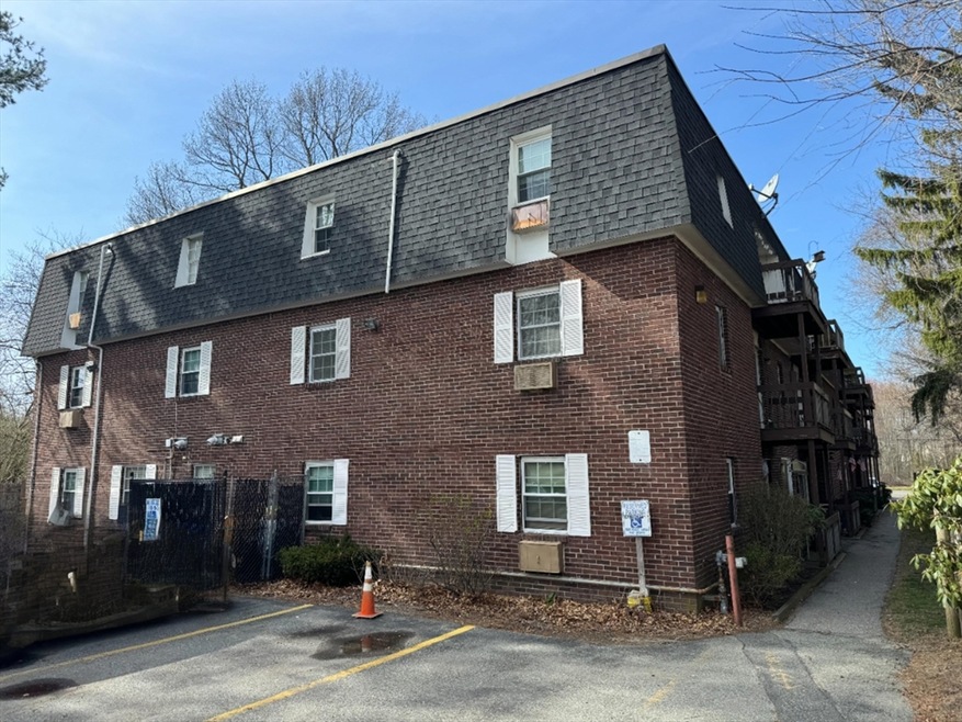 490 Union St unit 26, Rockland, MA 02370 - photo 1