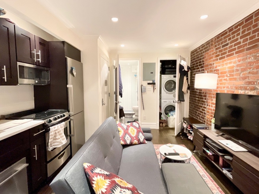522 E 5th St unit 4, New York, NY 10009 - photo 1