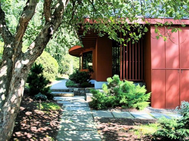 750 Bear Ridge Rd, Pleasantville, NY 10570 - photo 1