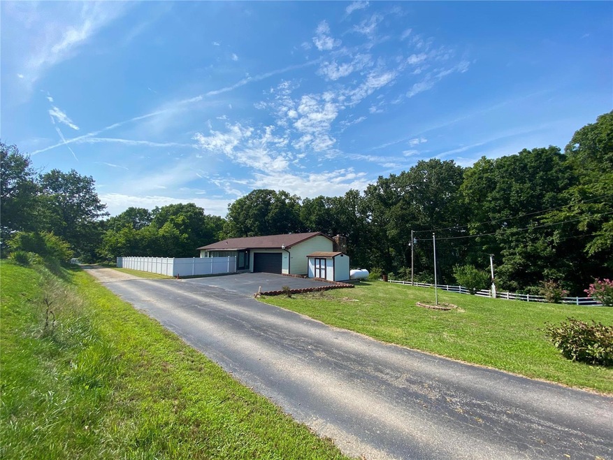 22125 Relaxing Dr, Waynesville, MO 65583 - photo 1