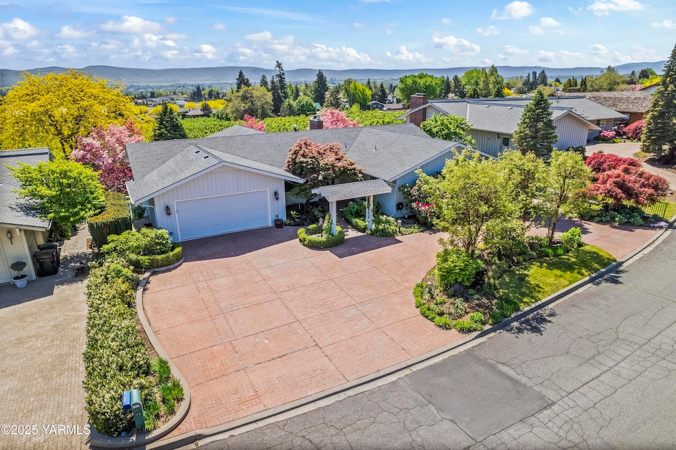 For Sale $768,000 • Co-Listing Agent