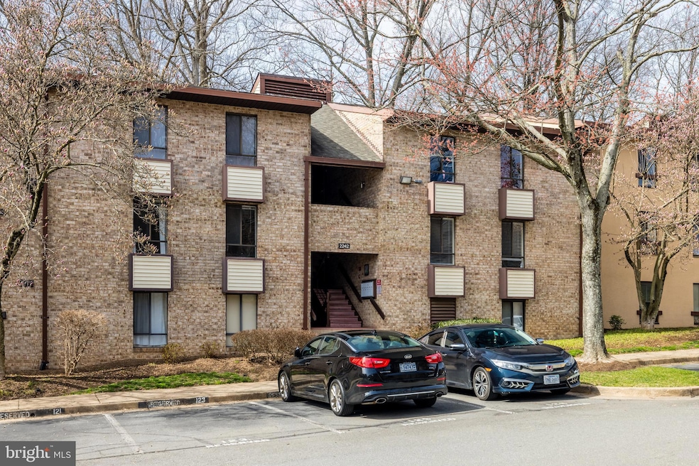 2242 Castle Rock Square unit 11C, Reston, VA 20191 - photo 1