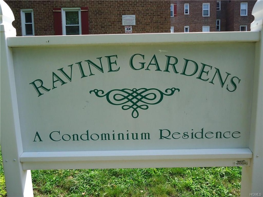 130 Ravine Ave unit 1C, Yonkers, NY 10701 - photo 1