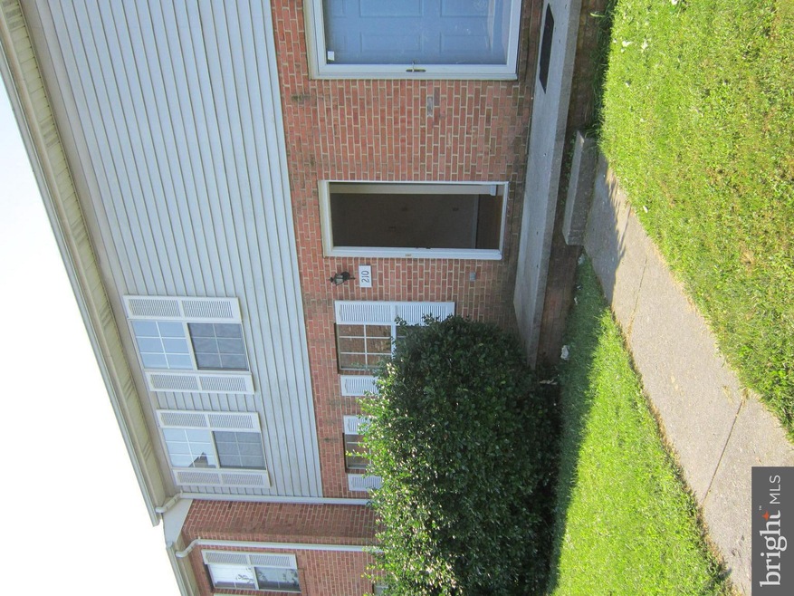 210 Nottoway Dr, Stephens City, VA 22655 - photo 1