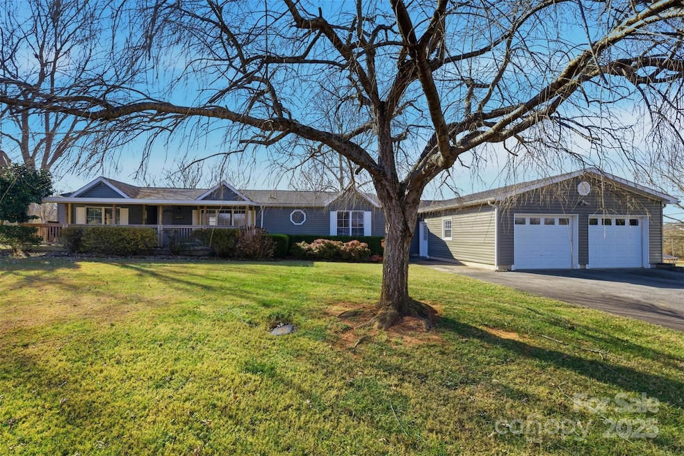 4598 Pruett Dr, Morganton, NC 28655 - photo 1