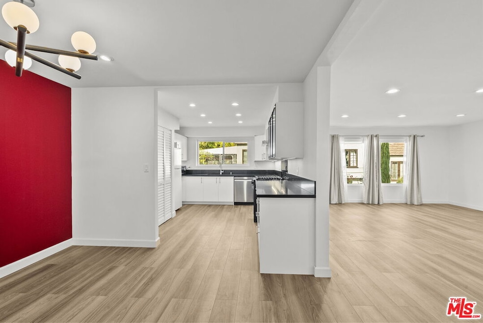 3663 Los Feliz Blvd unit 4, Los Angeles, CA 90027 - photo 1