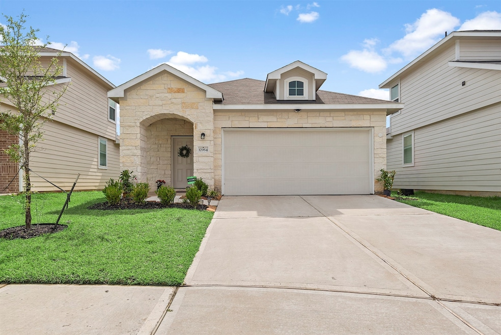 17954 Costrell Dr, Hockley, TX 77447 - photo 1