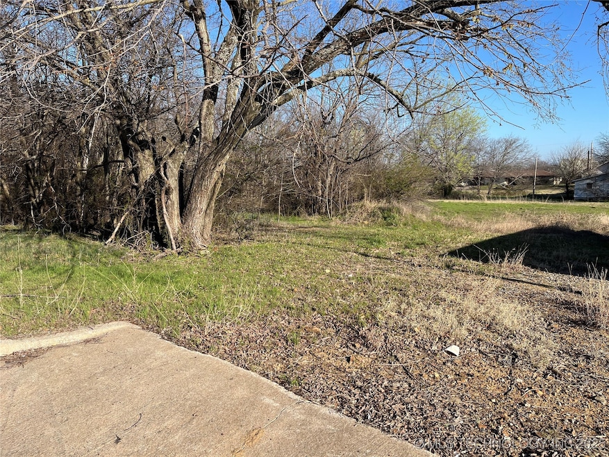 11 E Washington Ave, McAlester, OK 74501 - photo 1