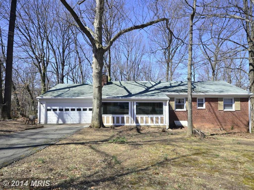 9820 Perrott Ct, Fairfax, VA 22031 - photo 1